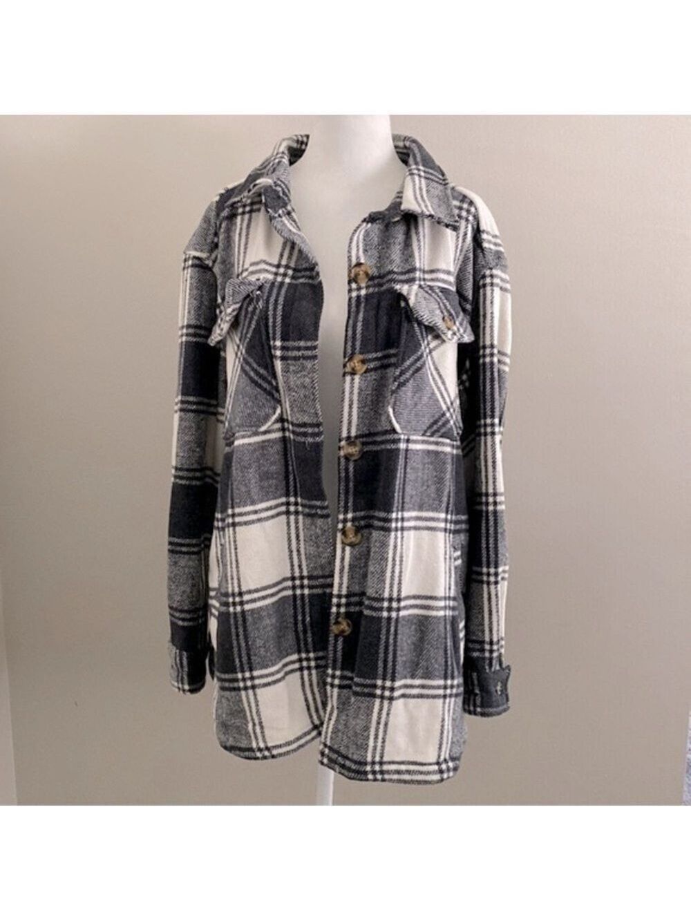 NWOT Shacket gray & white plaid